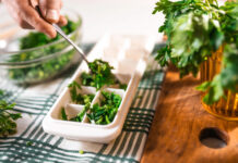 Glaçons d’herbes aromatiques : l’astuce anti-gaspi qui embellit la cuisine